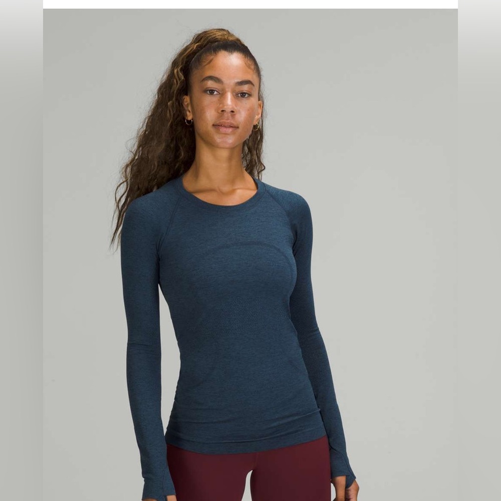 Lululemon Swiftly Tech Long Sleeve Shirt 2.0 in True Navy/Iron Blue